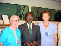 Albert Konan-Koffi avec Madame Anna LAKHDHIR, Présidente du Comité.   Albert Konan-Koffi avec Monsieur Goodluck DJIIGBO  