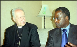 M. Albert KONAN-KOFFI avec Son Excellence le Cardinal Roger ETCHEGARAY